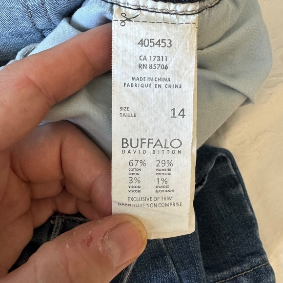 Buffalo Jeans Women's Mid-Rise SAMUELLA‎ Bermuda Jean Shorts Size 14 Beach - Picture 9 of 16